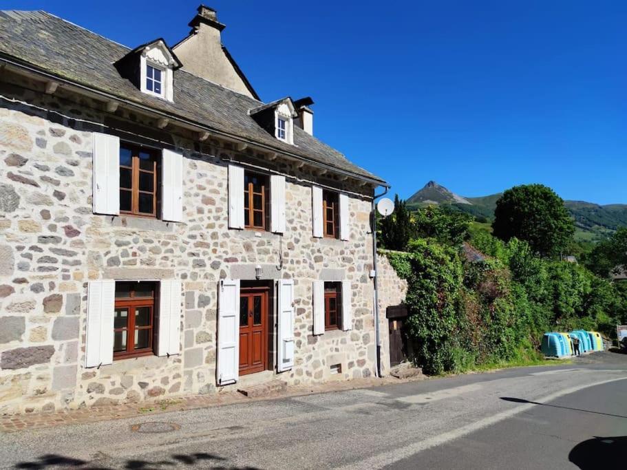 Maison Familiale Et Authentique Saint-Jacques-des-Blats ภายนอก รูปภาพ