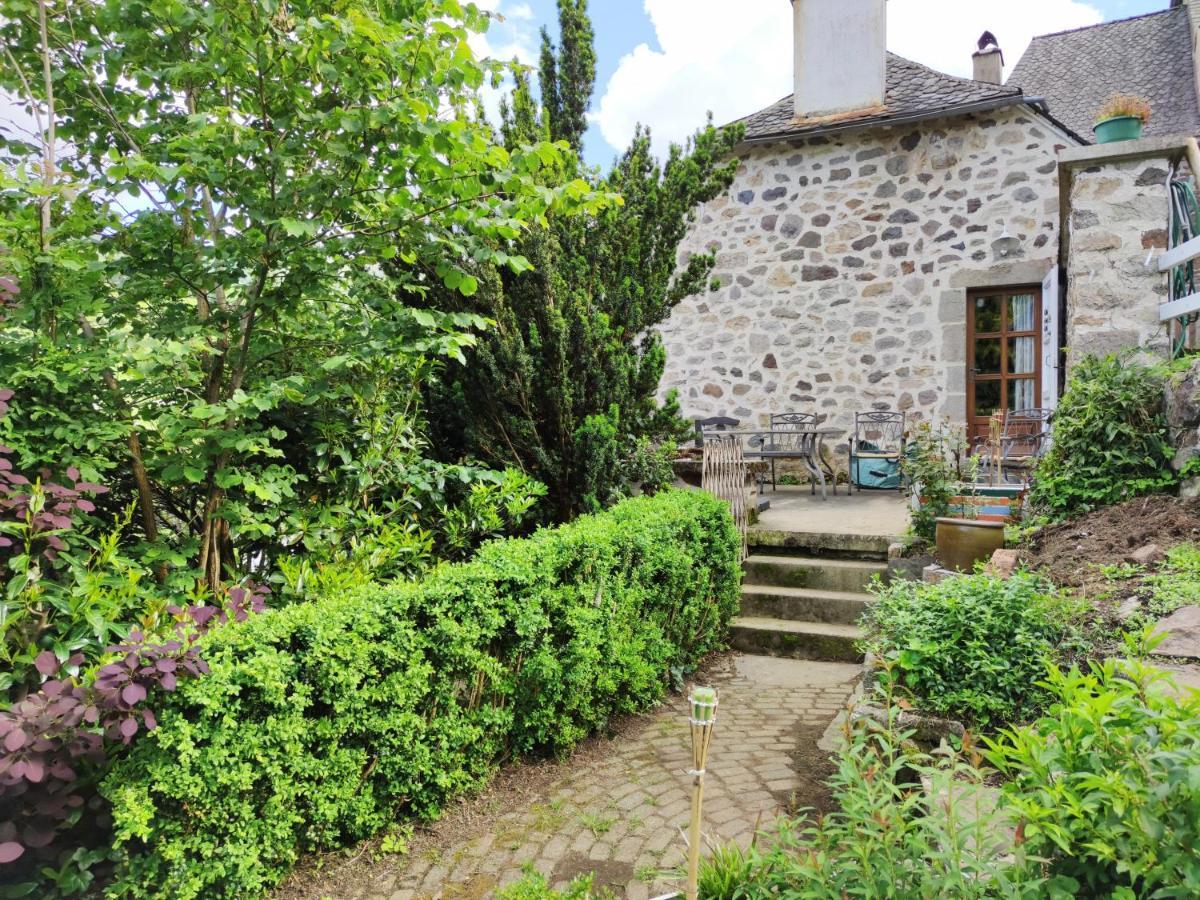 Maison Familiale Et Authentique Saint-Jacques-des-Blats ภายนอก รูปภาพ