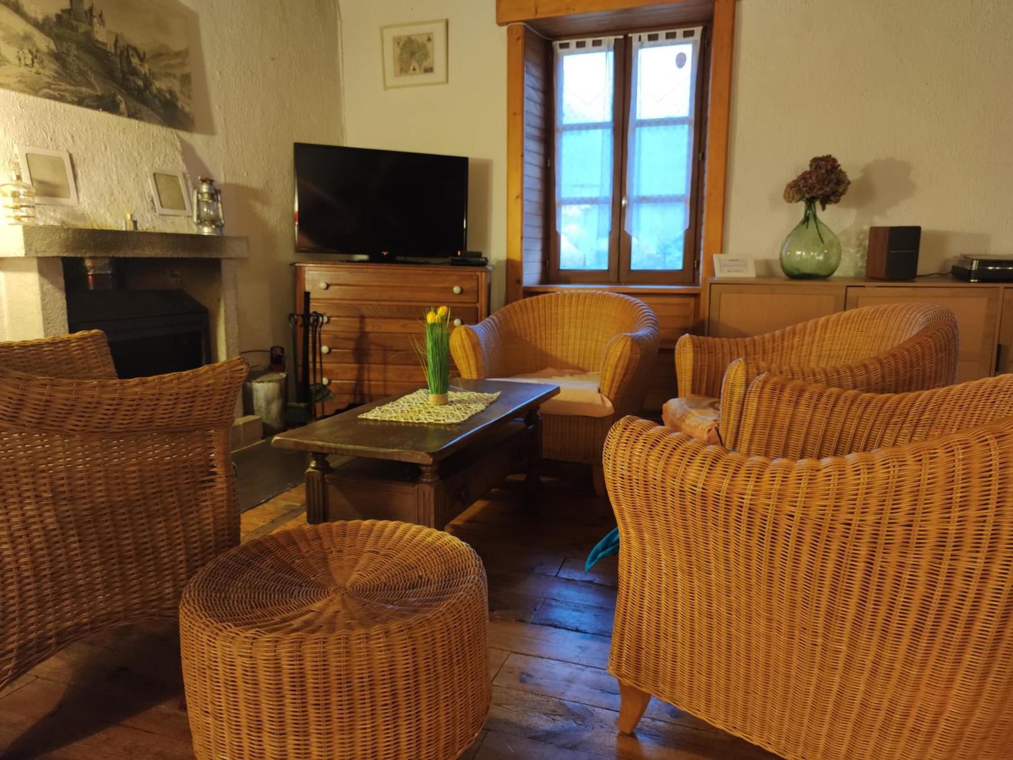 Maison Familiale Et Authentique Saint-Jacques-des-Blats ภายนอก รูปภาพ